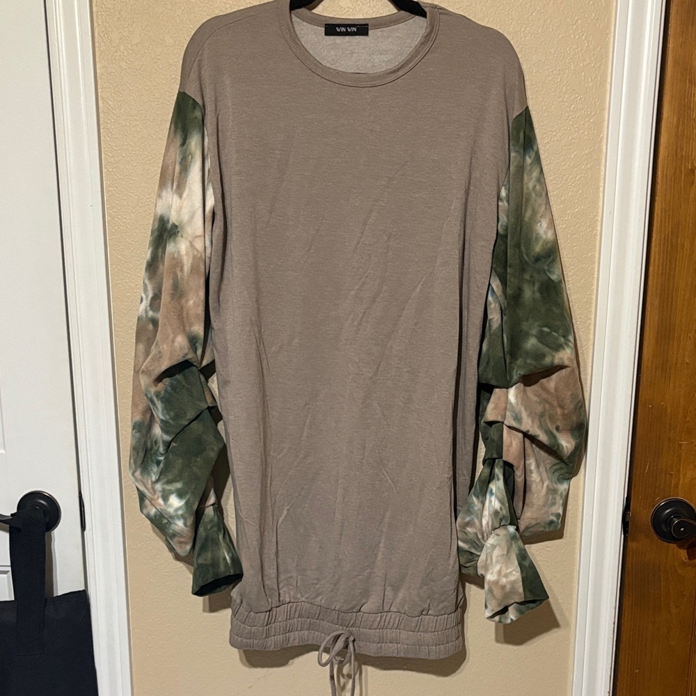 WinWin Taupe Sweatshirt with Unique Sleeves